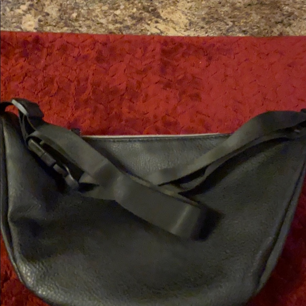 Fannie Pouch - Picture 2 of 4